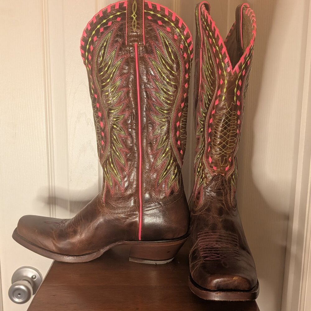 Women's Ariat Derby Crackled Cafe Brown Limited Edition Cowgirl Boots.  Size 10B